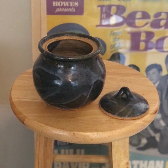 Retro Stoneware Navy Glazed Pottery Jar with Lid - Picture 3 of 4